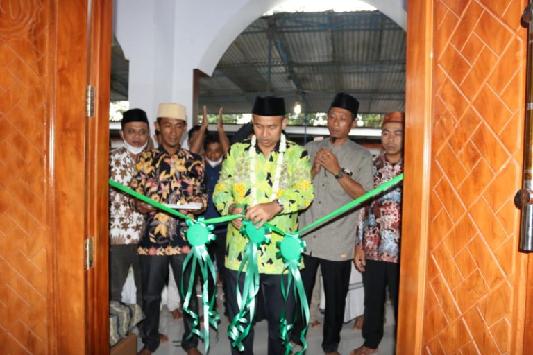Bupati Pemalang, Mukti Agung Wibowo, meresmikan Masjid Jami Al-Istimror di Desa Telagasana, Minggu (12/6). (Foto: pemalangkab.go.id)