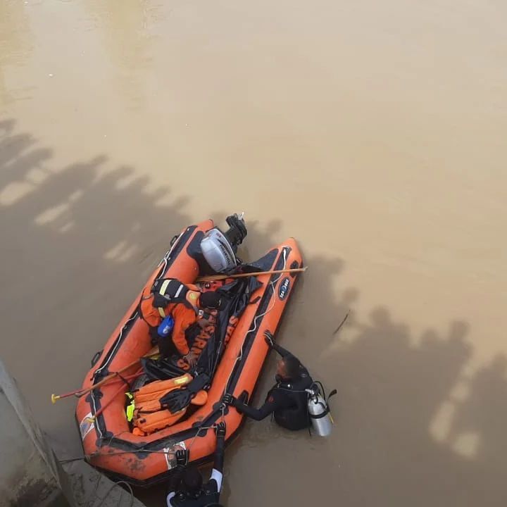 BPBD Pemalang melakukan operasi pencarian orang tenggelam di Bendungan Sungapan. (Foto: instagram.com/bpbd_pemalang)
