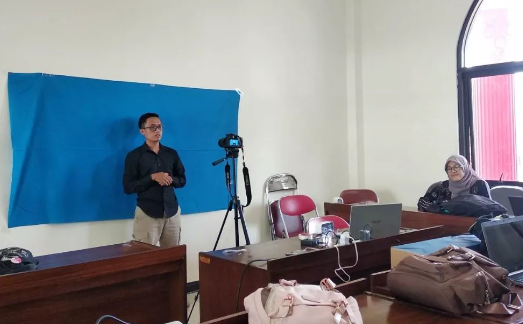 Pembuatan e-book dan video animasi dengan Bahasa isyarat untuk SIPAKDEDIFA, Selasa (21/6). Sumber: Instagram BPBD Klaten