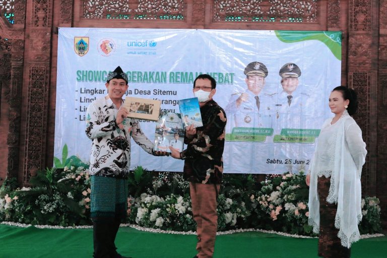 Bupati Pemalang, Mukti Agung Wibowo saat membuka acara Showcase Gerakan Remaja Hebat. Sumber foto: pemalangkab.go.id