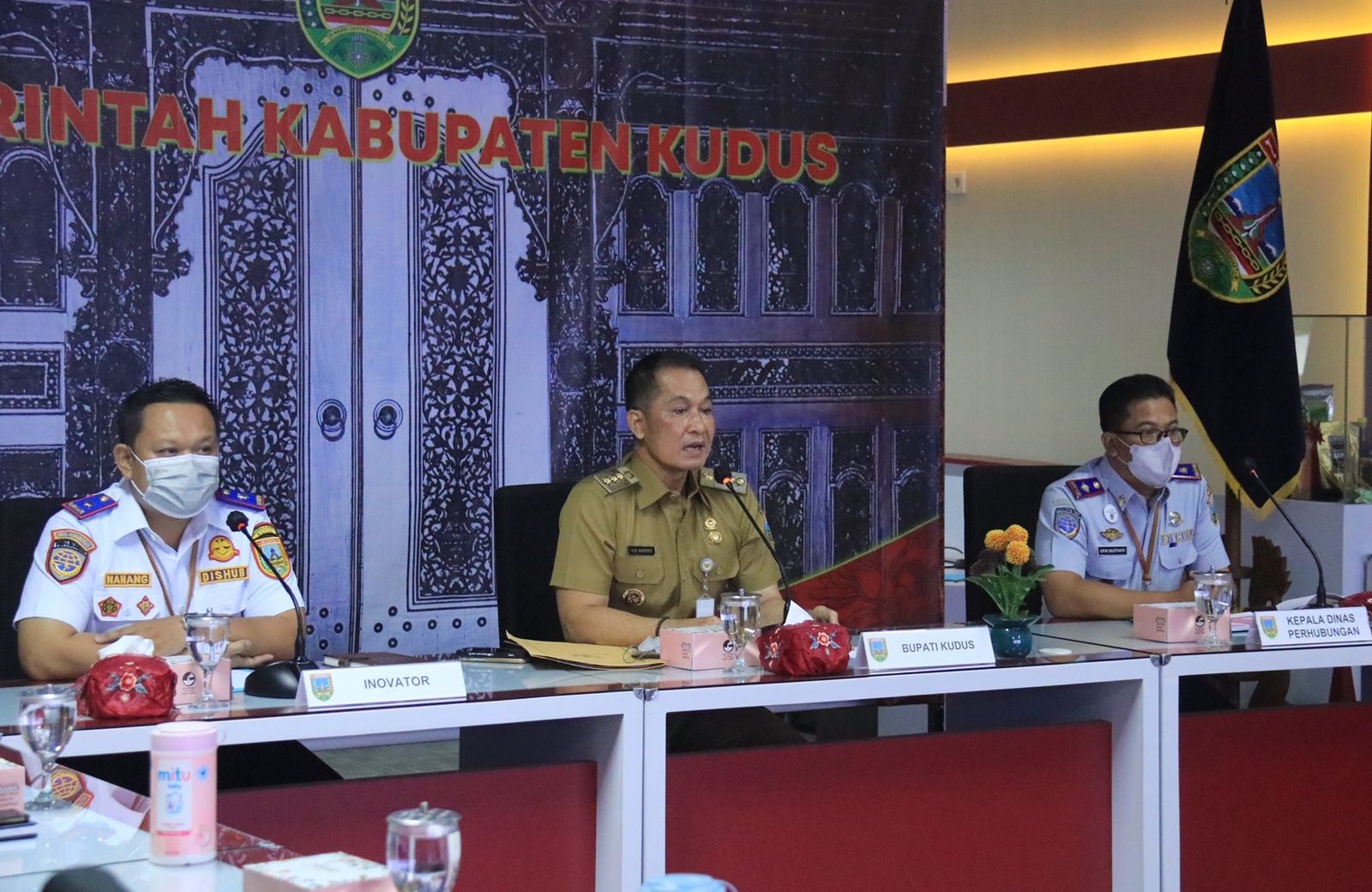 Bupati dan Dishub Kudus paparkan Inovasi Aplikasi Siap Pandu di depan Tim Panelis Independen KIPP. Sumber: kuduskab.go.id