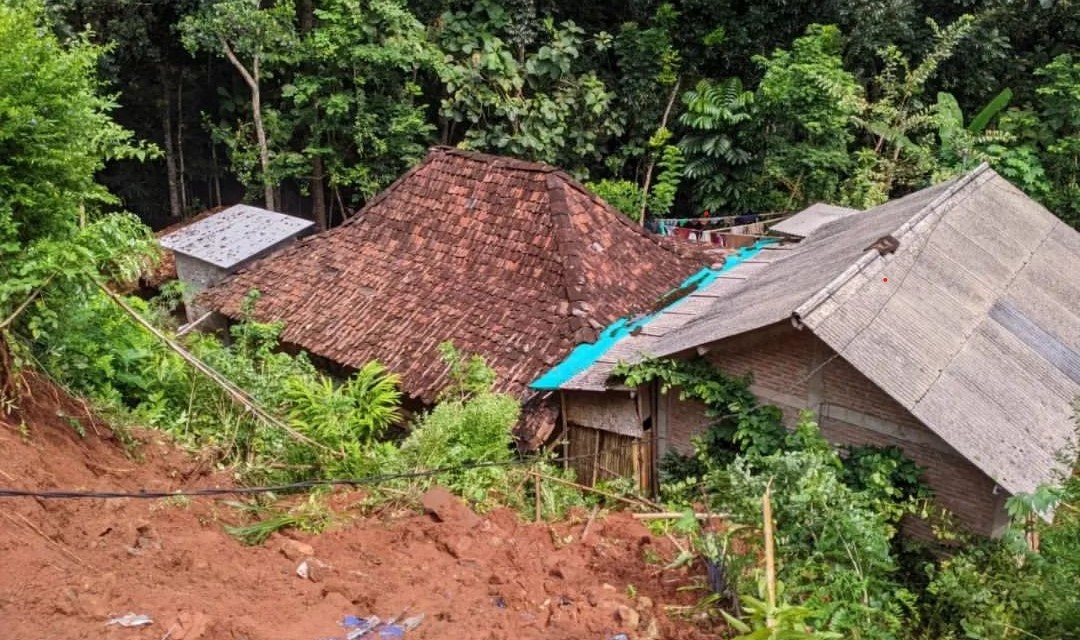 Sejumlah rumah penduduk di kawasan rawan bencana tanah longsor. Foto: Instagram @bpbdbantul