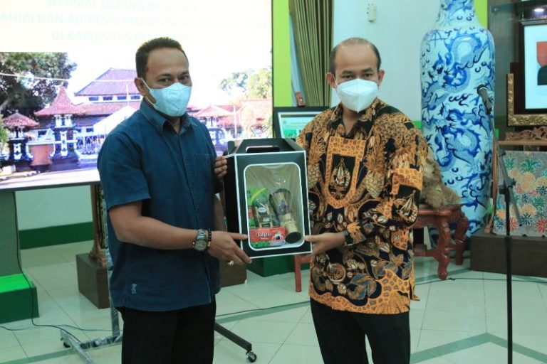 Bupati Pemalang, Mukti Agung Wibowo menerima kunjungan PT Perkebunan Nusantara IX. Sumber foto: pemalangkab.go.id