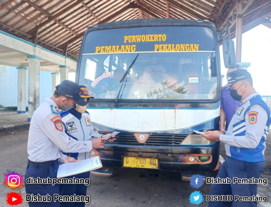Dishub Kabupaten Pemalang menggelar giat pengawasan dan penertiban dokumen angkutan umum di Terminal Baru Randudongkal, Selasa (5/7). (Foto: instagram.com/dishubpemalang)