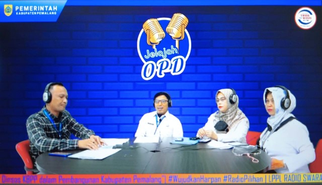 Dinsos KBPP Kabupaten Pemalang pada program “Jelajah OPD” LPPL Radio Swara Widuri Pemalang. Sumber foto: pemalangkab.go.id