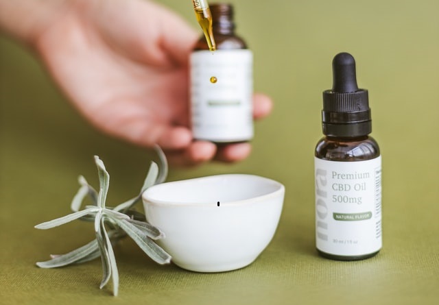 Ilustrasi minyak ganja sebagai obat medis. Foto: unsplash.com