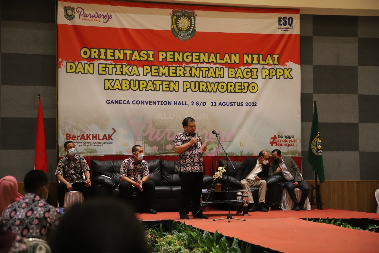 Sejumlah pejabat Pemkab Purworejo saat pembukaan Orientasi Pengenalan Nilai dan Etika Pemerintah untuk PPPK. Foto: purworejokab.go.id