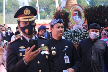 Bupati Pemalang, Mukti Agung Wibowo (tengah). foto: pemalangkab.go.id