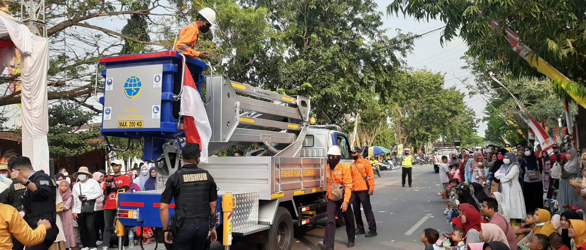 Gambar armada crane skylift baru milik Pekab Rembang. Sumber: rembangkab.go.id