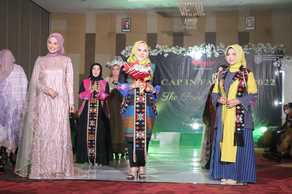 Acara Cilacap in Fashion 2022 yang digelar oleh Pemkab Cilacap, Selasa (23/8). Sumber: cilacapkab.go.id