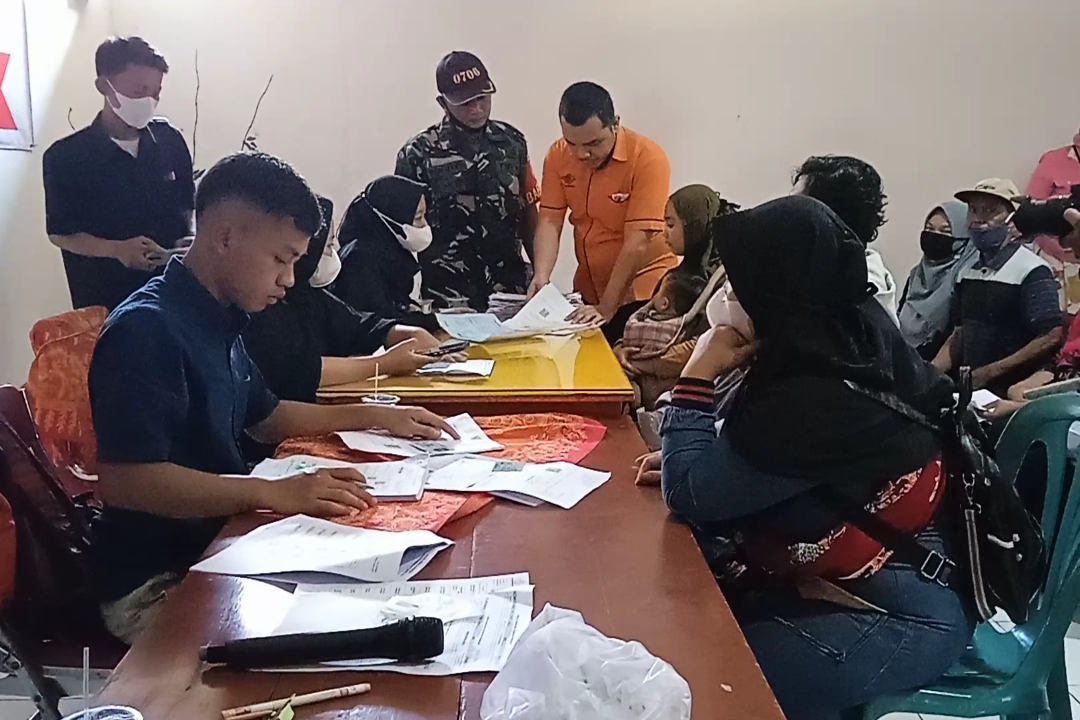 Penyaluran Bantuan Langsung Tunai (BLT) Bahan Bakar Minyak (BBM) di Temanggung. (Foto: temanggungkab.go.id)