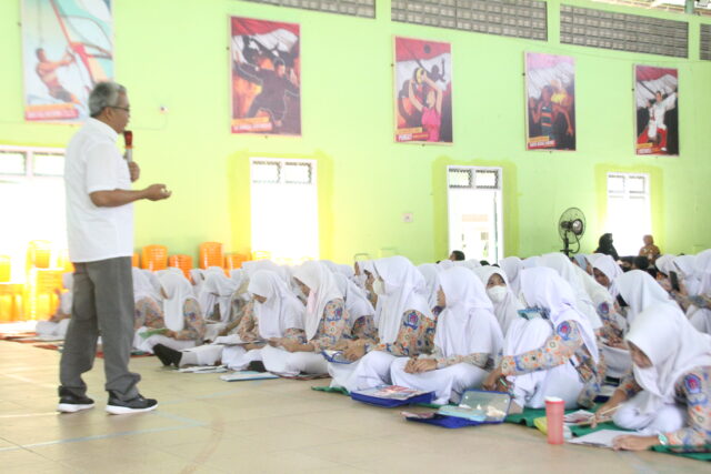 Diskominfo gelar Sosialisasi Literasi Digital di SMAN 1 Rembang. Sumber: rembangkab.go.id
