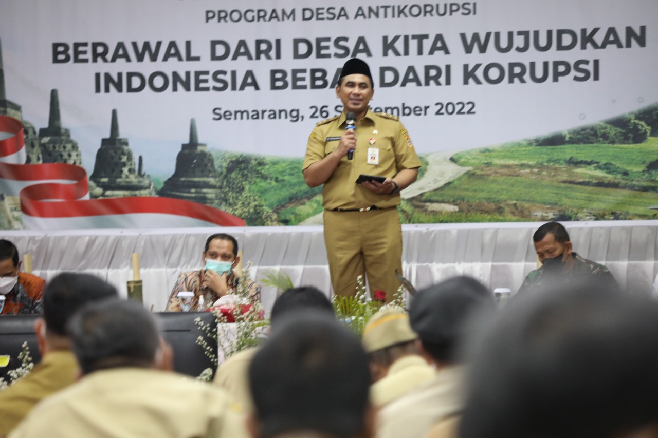 Wagub Jateng, Taj Yasin Maimoen saat membuka acara Bimtek Desa Antikorupsi. Foto: jatengprov.go.id
