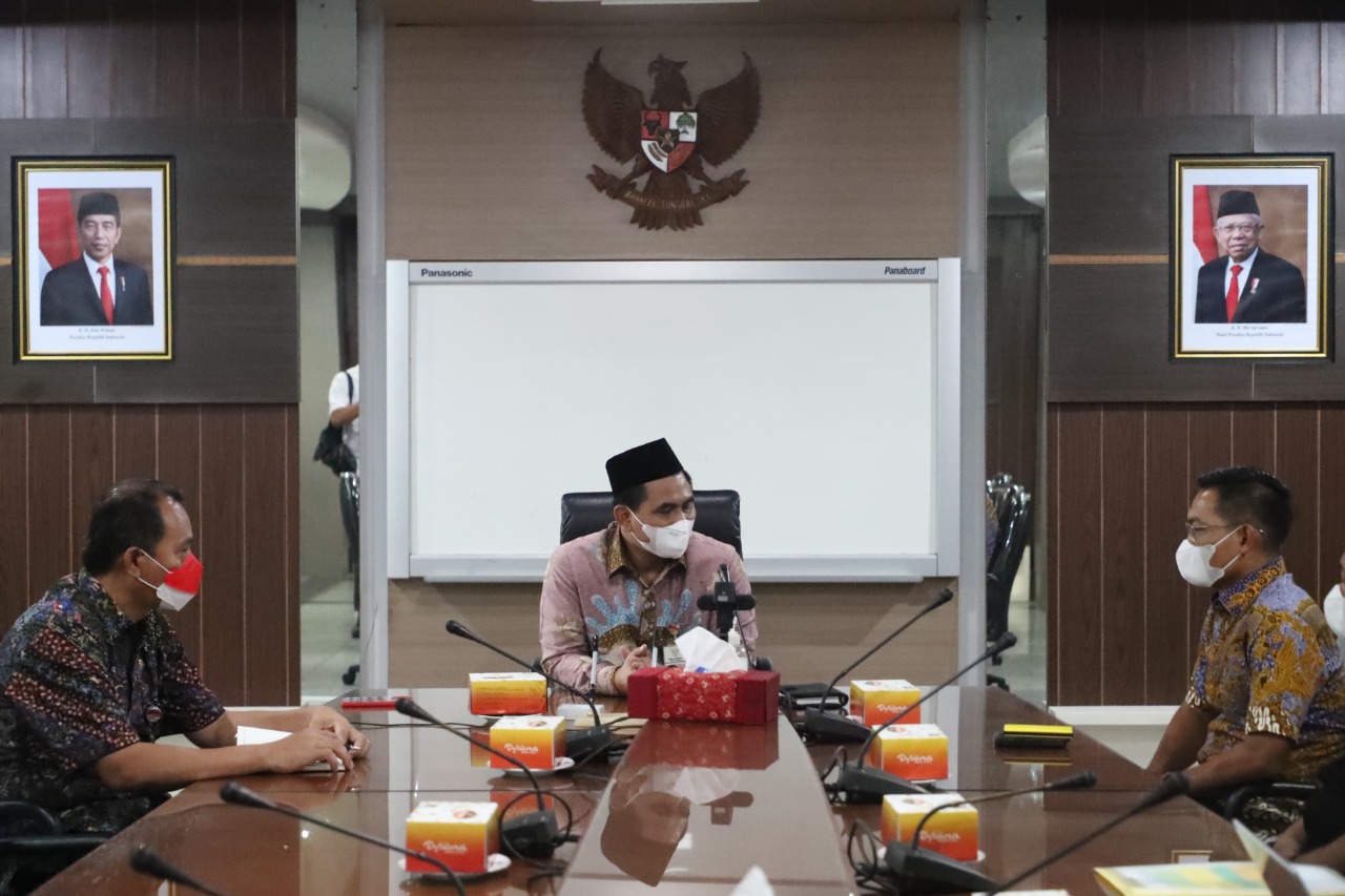 Wakil Gubernur Jateng, Taj Yasin Maimoen (tengah) saat beraudiensi dengan Densus 88. Foto: jatengprov.go.id