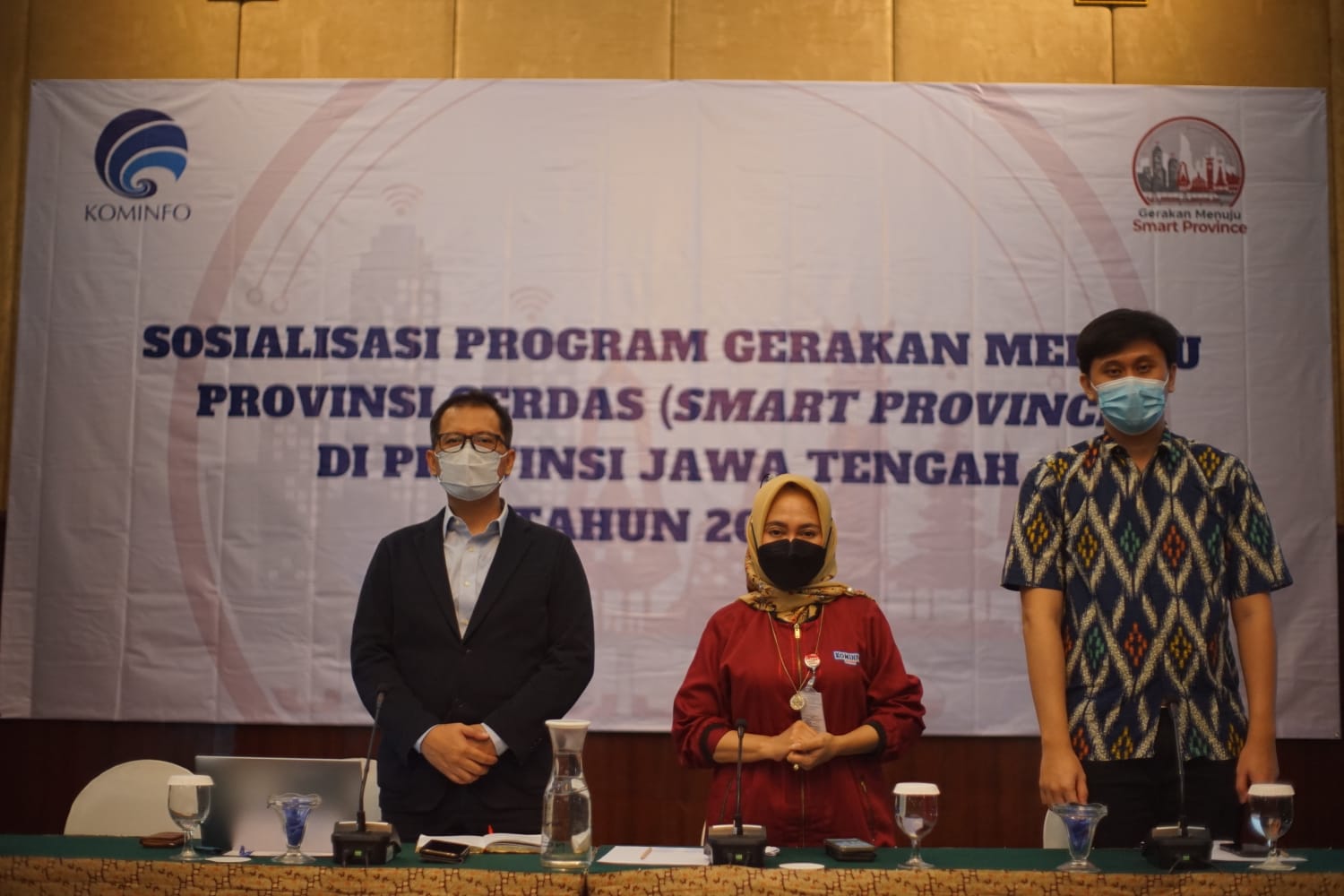 Kepala Diskominfo Jateng, Riena Retnaningrum (tengah) saat beraudiensi dengan Tim Kemenkominfo. Foto : jatengprov.go.id