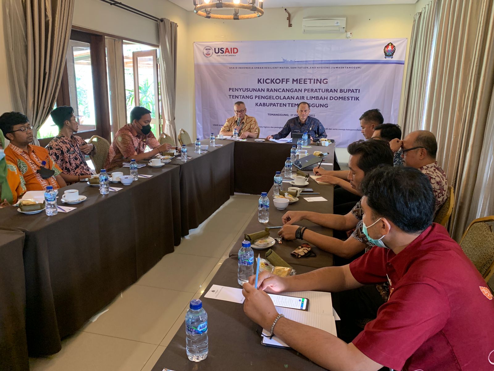 Pemkab Temanggung saat menghadiri Kickoff Meeting Penyusunan Rancangan Peraturan Bupati Tentang Pengelolaan Air limbah Domestik. (Foto: temanggungkab.go.id).