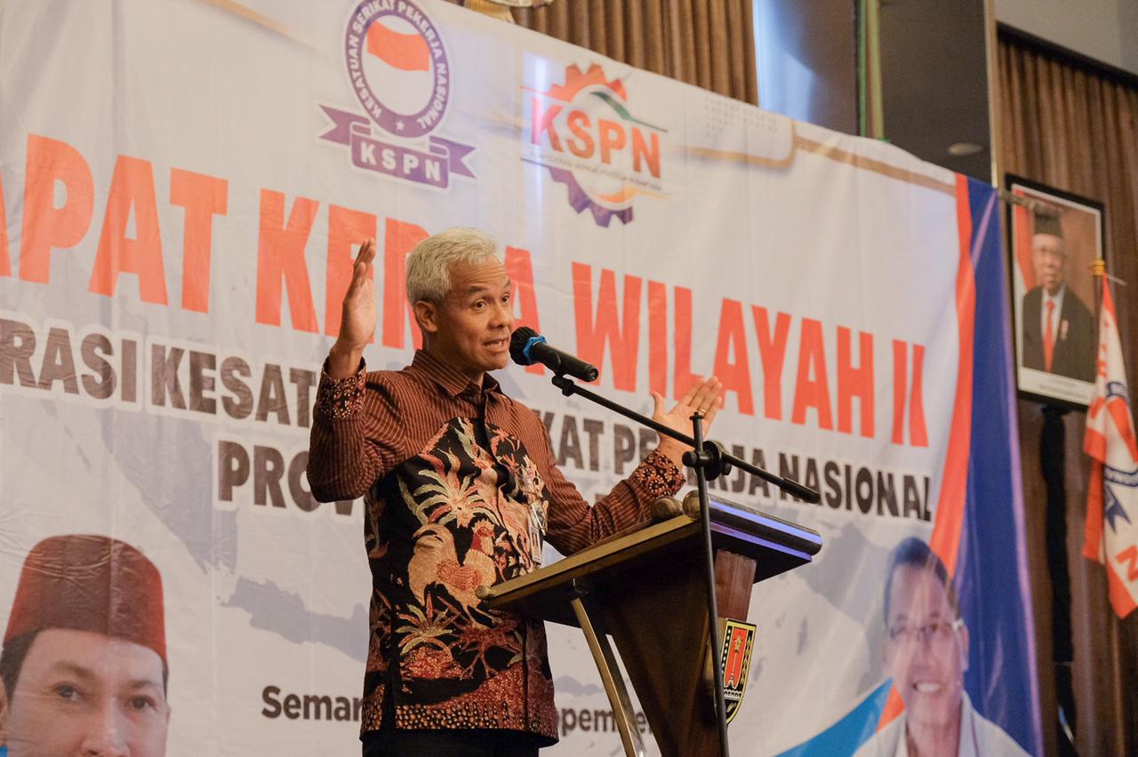Gubernur Jawa Tengah (Jateng), Ganjar Pranowo saat Rapat Kerja Wilayah II Federasi Kesatuan Serikat Pekerja Nasional (FKSPN). Foto: jatengprov.go.id