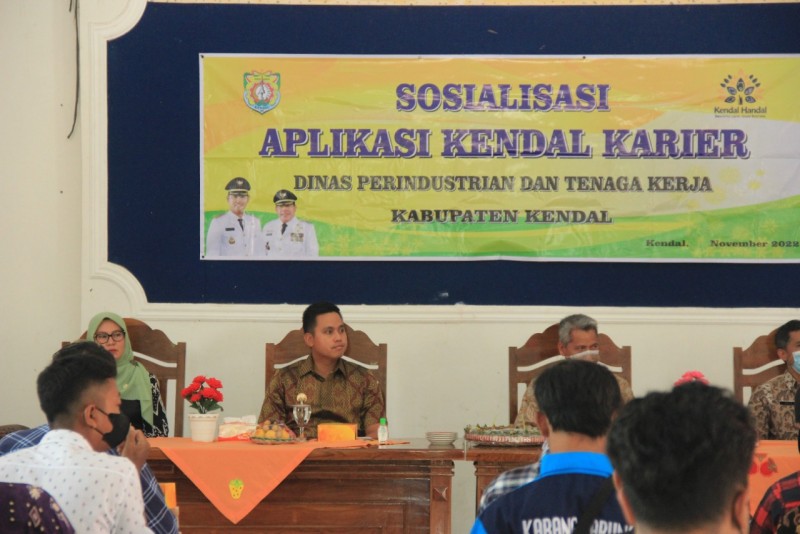 Bupati Kendal, Dico M. Ganinduto saat Sosialisasi Aplikasi Kendal Karier. Foto: kendalkab.go.id