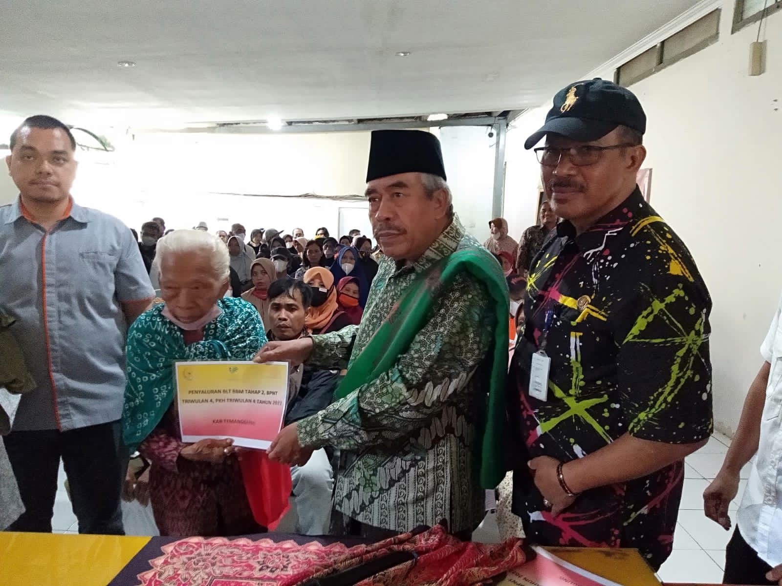 Dinas Sosial (Dinsos) Kabupaten Temanggung menyalurkan tiga program bantuan pemerintah melalui PT. Pos Indonesia. (Foto: temanggungkab.go.id)