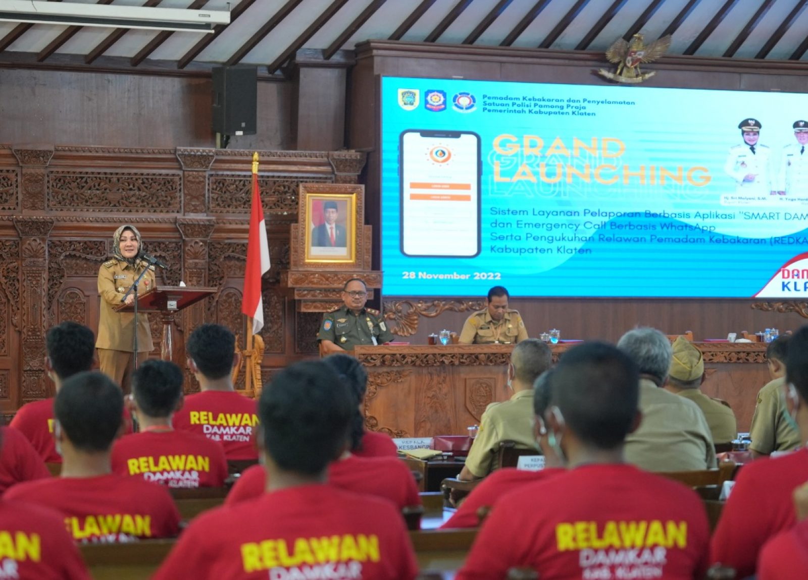 Bupati Klaten, Sri Mulyani, saat peluncuran ‘Samart Damkar’, Senin (28/11). Foto: klatenkab.go.id