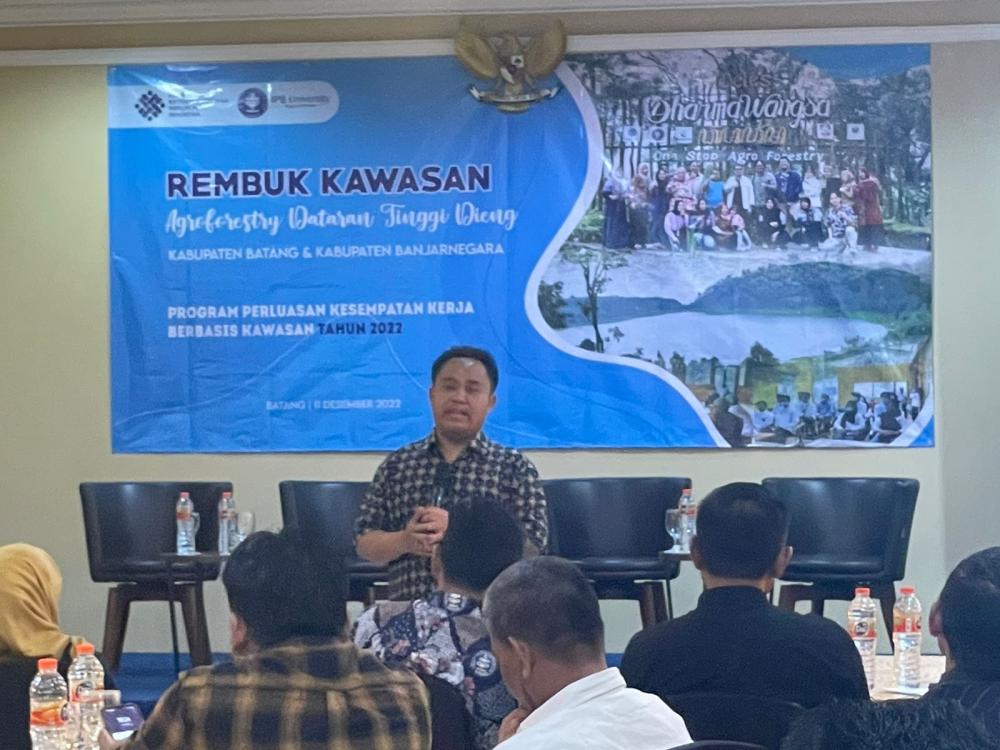 Staf Khusus Kemnaker, Caswiyono Rusydie Cakrawongso pada Rembuk Kawasan Agroforestri Dataran Tinggi Dieng. Sumber foto: berita.batangkab.go.id