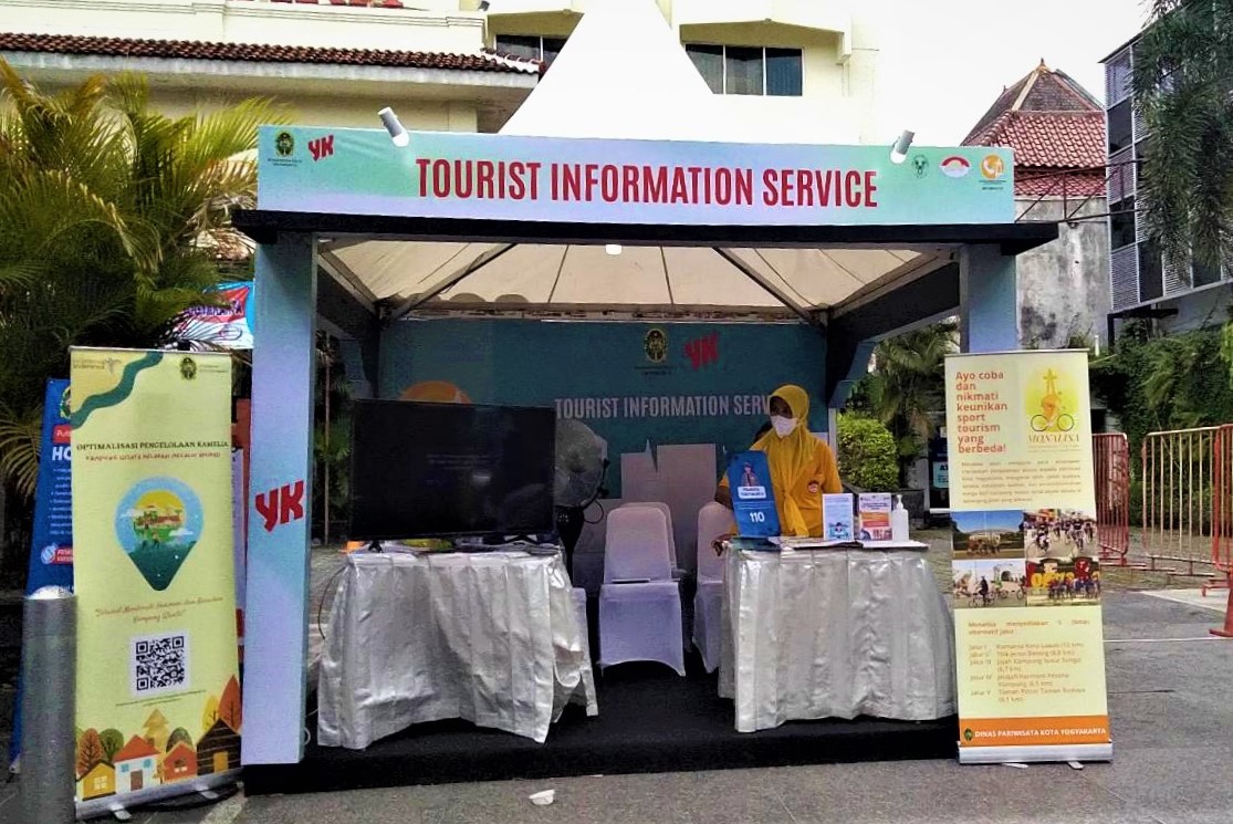 Tourist Information Service (TIS) yang didirikan Pemkot Yogyakarta saat libur Lebaran. Sumber: jogjakota.go.id