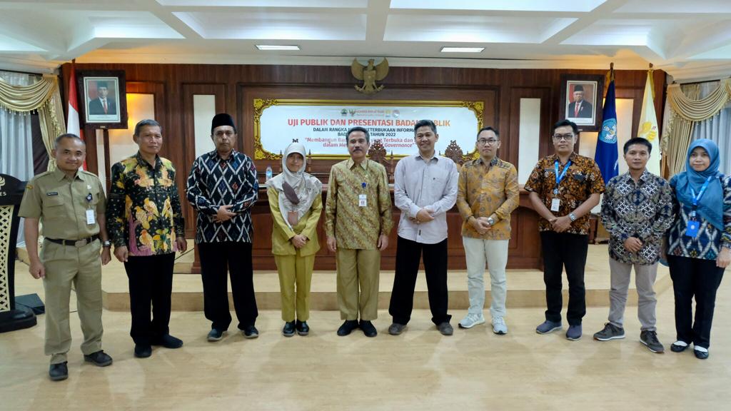 Dinkominfo Temanggung mengikuti Uji Publik dan Presentasi Badan Publik dalam rangka Monev-KIP, Selasa (13/12). (Foto: temanggungkab.go.id)