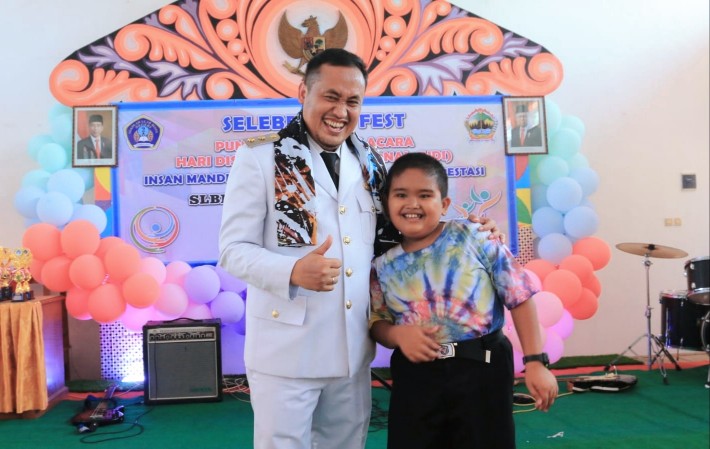Plt. Bupati Pemalang, Mansur Hidayat saat menghadiri acara peringatan Hari Disabilitas Internasional 2022 di SLBN 2 Pemalang. Sumber foto: pemalangkab.go.id
