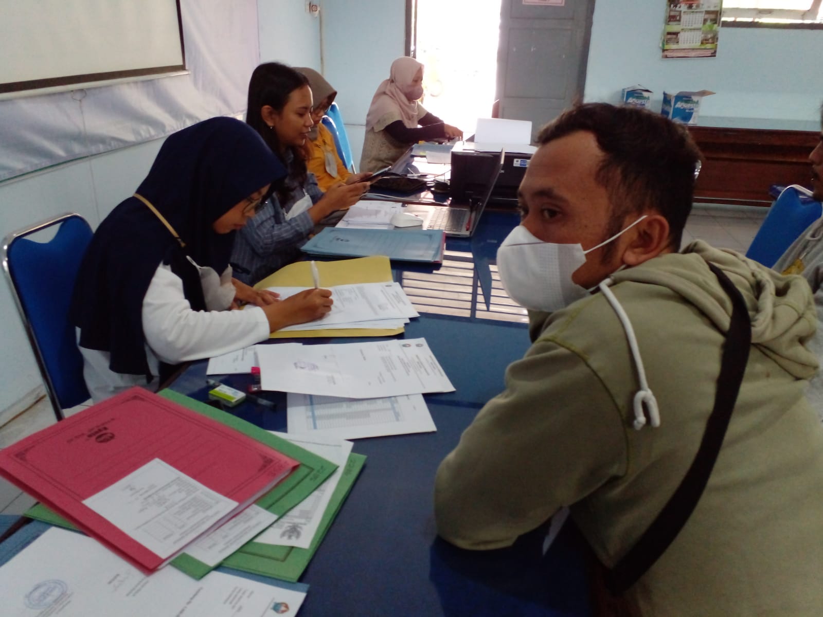 Dinsos Temanggung menyalurkan Santunan Kematian bagi 160 ahli waris Rumah Tangga Miskin. (Foto: temanggungkab.go.id)