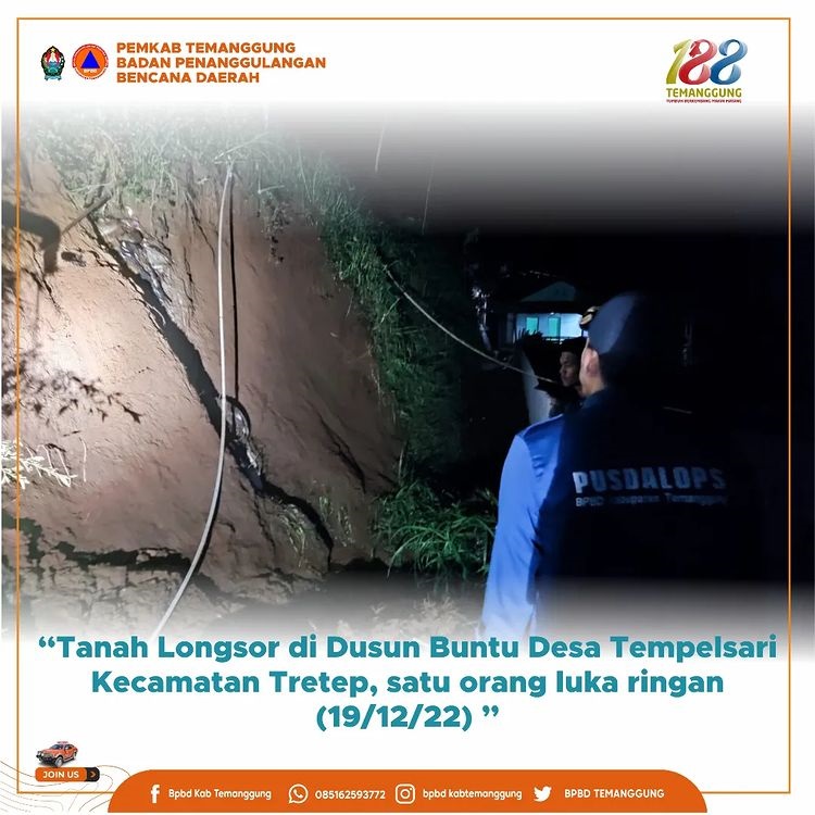 BPBD Kabupaten Temanggung menerjunkan tim guna membersihkan material longsor di Desa Tempelsari, Kecamatan Tretep, Selasa (20/12). (Foto: instagram.com/bpbd_kabtemanggung)