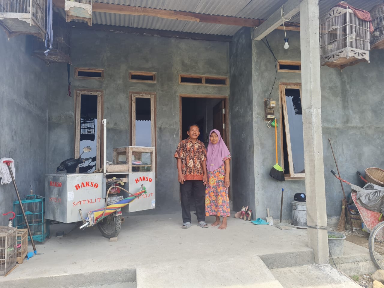 Salah satu keluarga di Semarang penerima bantuan rehabilitasi RTLH. Foto: jatengprov.go.id