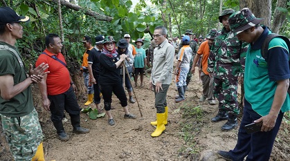 Bupati Bantul Tinjau Pembangunan Tahap Pertama Jalan Muntuk-Temuwuh. Foto: bantulkab.go.id
