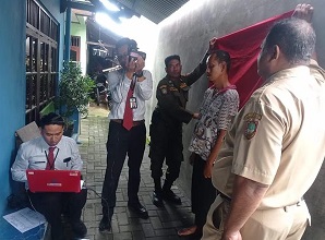 Disadmindukcapil Kota Surakarta Jemput Bola Rekam KTP-el di Kelurahan Sangkrah. Foto: dispendukcapil.surakarta.go.id