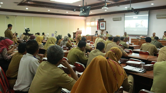 Bupati dan Kepala Diskominfo Bantul beserta jajaran saat Acara Penyusunan Arsitektur SPBE Tahun 2023. foto: bantulkab.go.id