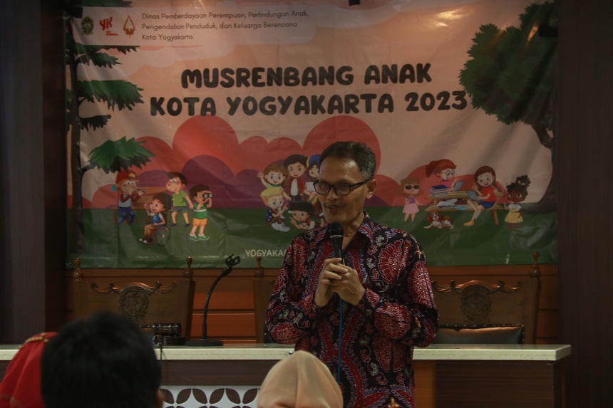 Kepala DP3AP2KB Kota Yogyakarta saat Musrembang Anak Tahun 2023. Foto: jogjakota.go.id