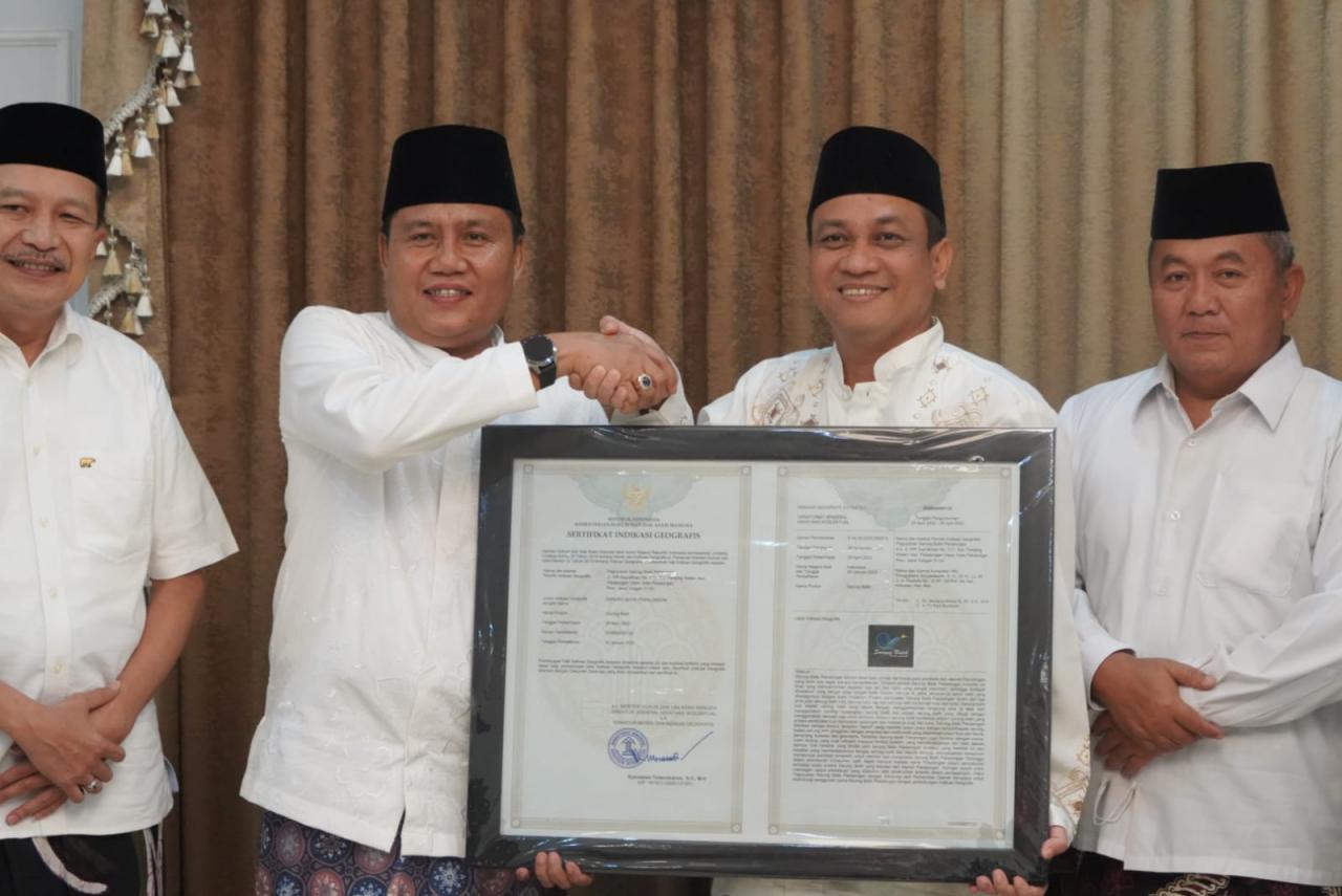 Sarung Batik Pekalongan resmi terdaftar di Indikasi Geografis sebagai budaya asli Kota Pekalongan. Sumber foto: pekalongankota.go.id