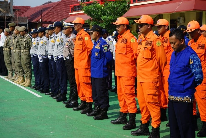 Petugas yang akan bertugas jaga lingkungan masyarakat selama mudik. Sumber Foto: blorakab.go.id