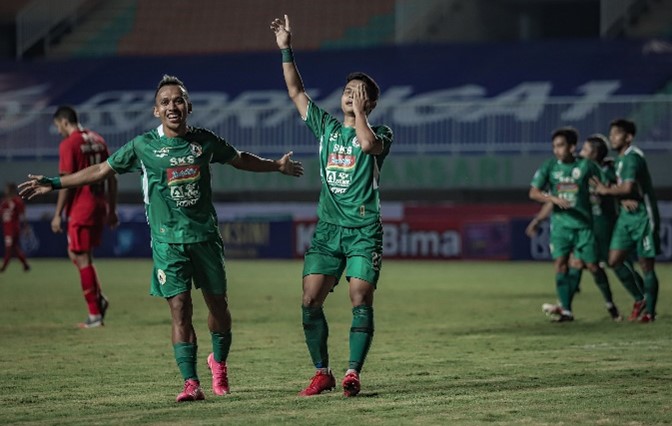 Pemain PSS Sleman melakukan selebrasi usai membobol gawang Persija Jakarta dalam lanjutan Liga 1 Indonesia. Foto: pssleman.id