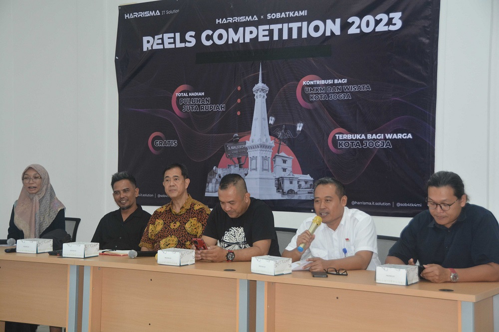 Kepala Diskominfosan Kota Yogyakarta beserta Jajaran saat Jumpa Pers Reels Competition di Pusat Desain Industri Nasional, Kota Yogyakarta. Foto: jogjakota.go.id 