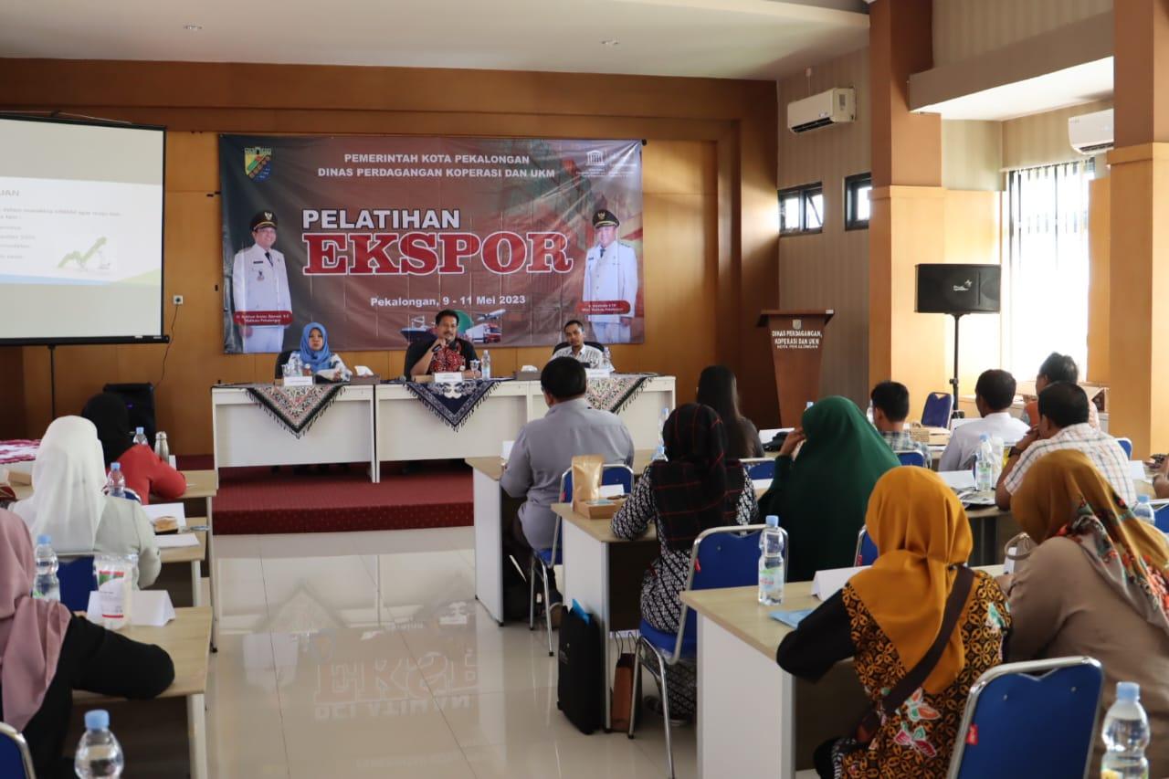 Dindagkop-UKM Kota Pekalongann menggelar pelatihan ekspor. Sumber foto: pekalongankota.go.id