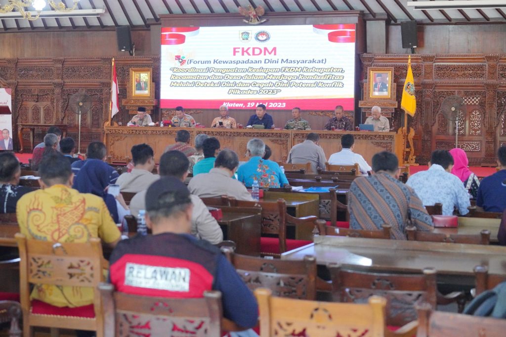 Bupati Klaten beserta jajaran, FKDM dan Kapolres Klaten dalam Agenda Rapat Koordinasi Lintas Sektoral. Foto: klatenkab.go.id 