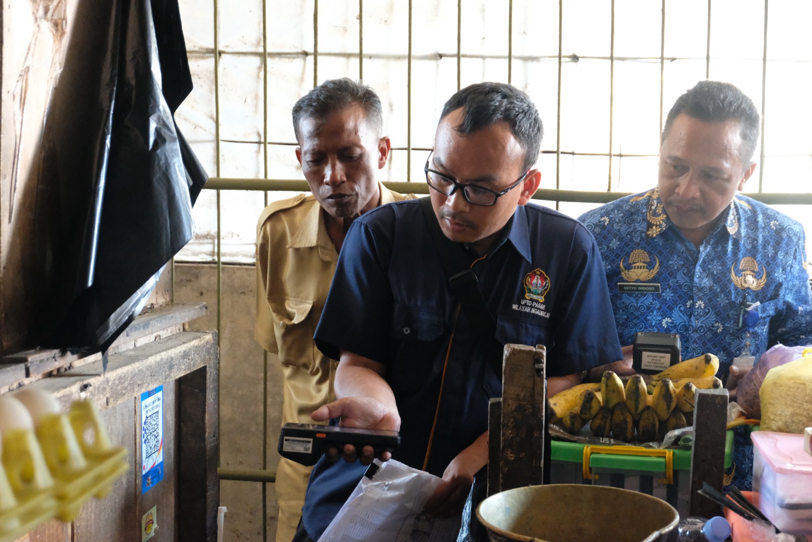 Dinkopdag Temanggung mulai terapkan pembayaran retribusi pasar secara elektronik. Sumber foto: temanggungkab.go.id