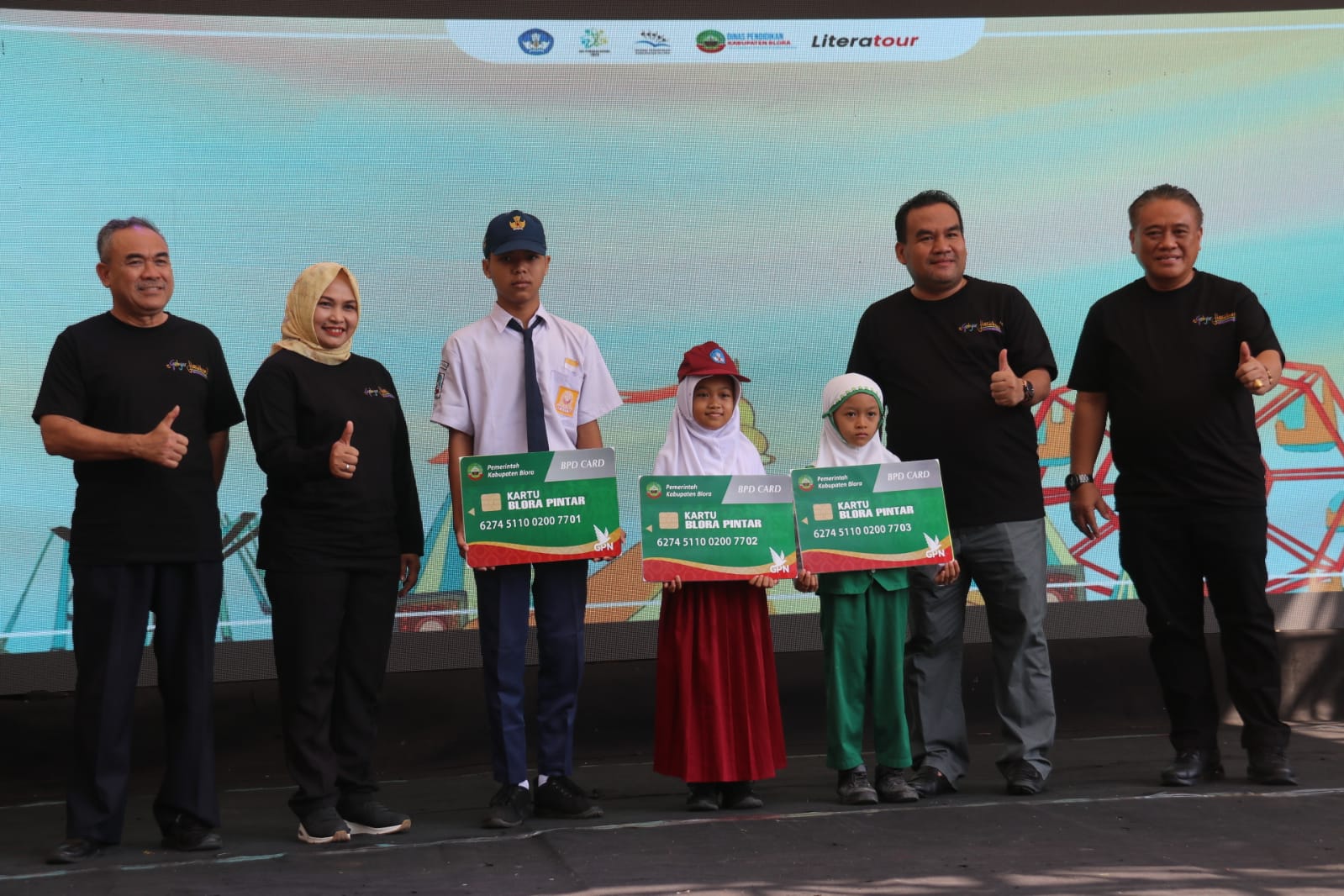 Pemkab Blora meluncurkan program Kartu Blora Pintar saat peringatan Hardiknas. Sumber foto: blorakab.go.id