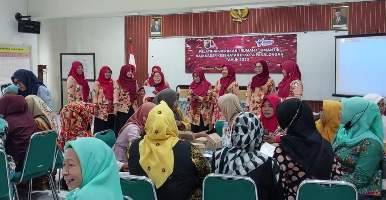 Dinkes Kota Pekalongan melakukan pelatihan gerakan Satu Rumah Satu Jumantik. Sumber foto: pekalongankota.go.id