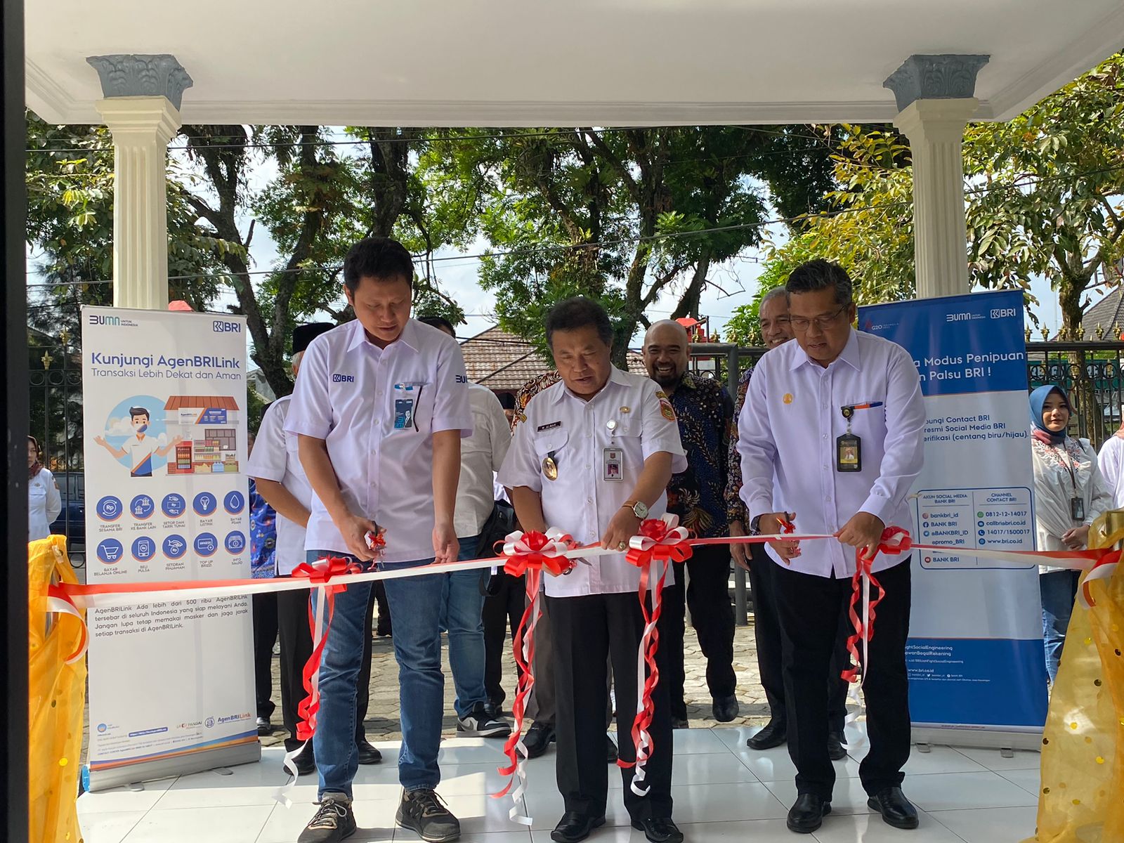 Pemkab Wonosobo bersama UI dan PT BRI meresmikan berdirinya Pusat Literasi Keuangan dan Perbankan Terpadu Satu Atap. Sumber foto: website.wonosobokab.go.id