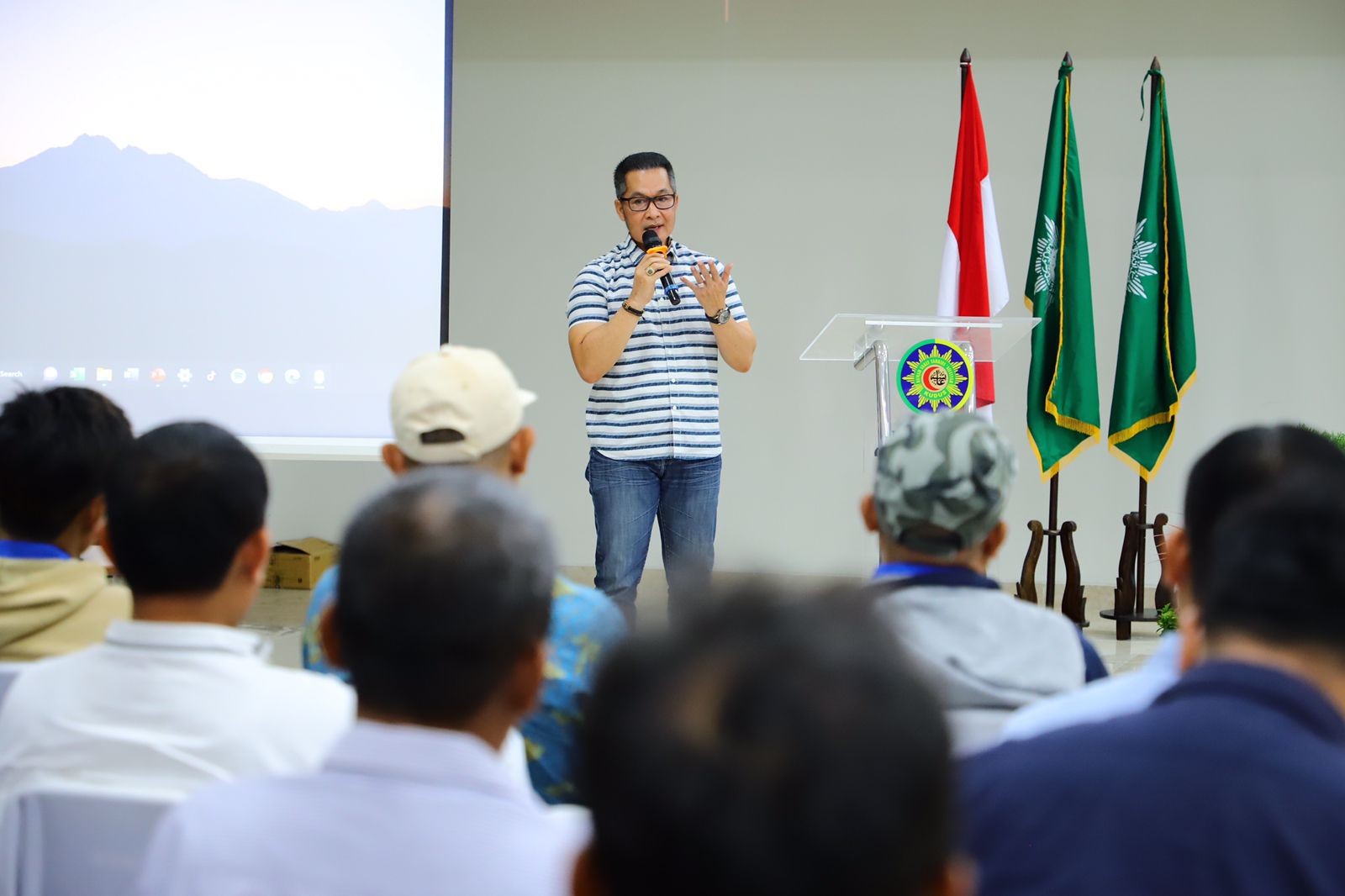 Bupati Kudus saat Buka Seminar Wawasan Kebangsaan di Rumah Sakit Sarkies ‘Aisyiyah. Foto: kuduskab.go.id
