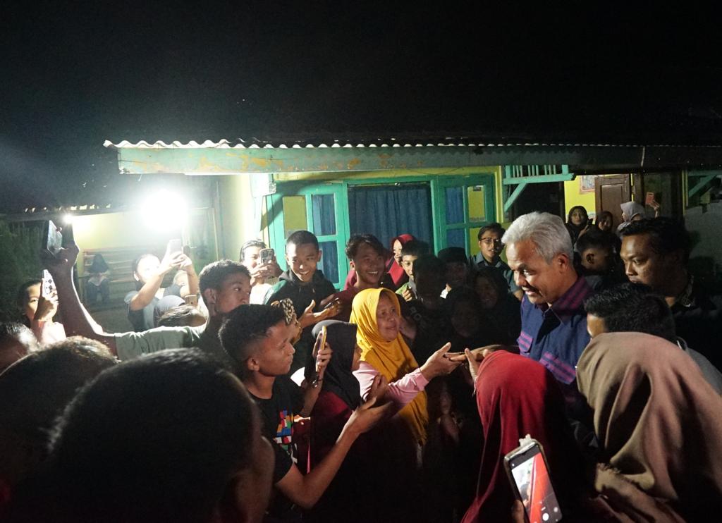 Gubernur Jateng saat menginap di Kecamatan Purwanegara, Kabupaten Banjarnegara. Foto: jatengprov.go.id