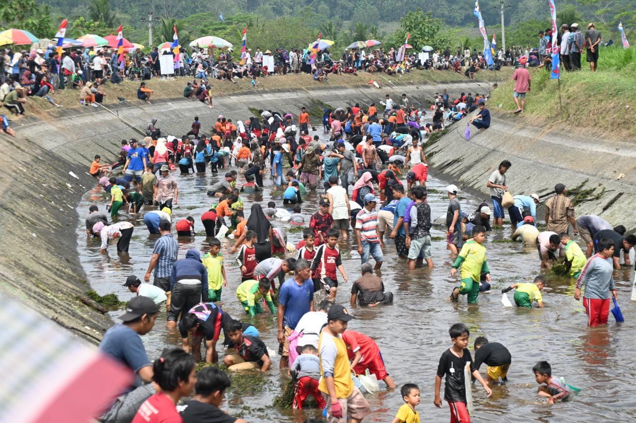 Festival Kalisat Tahun 2023 di Sungai Bedegolan, Desa Sendangdalem. Foto: kebumenkab.go.id