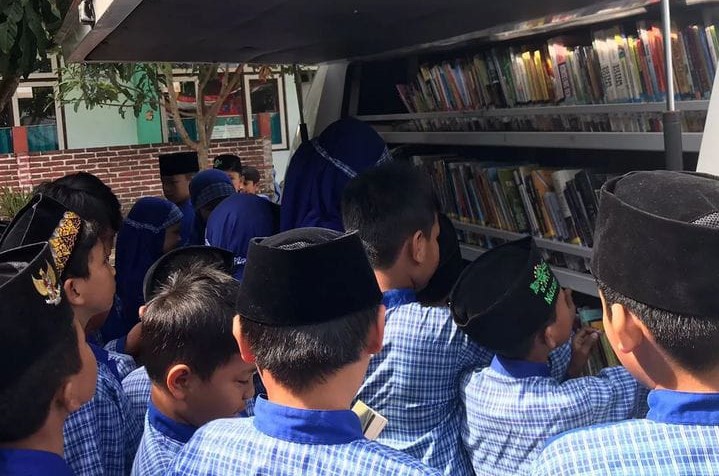 Pemkab Magelang operasikan mobil perpustakaan keliling. Sumber foto: beritamagelang.id