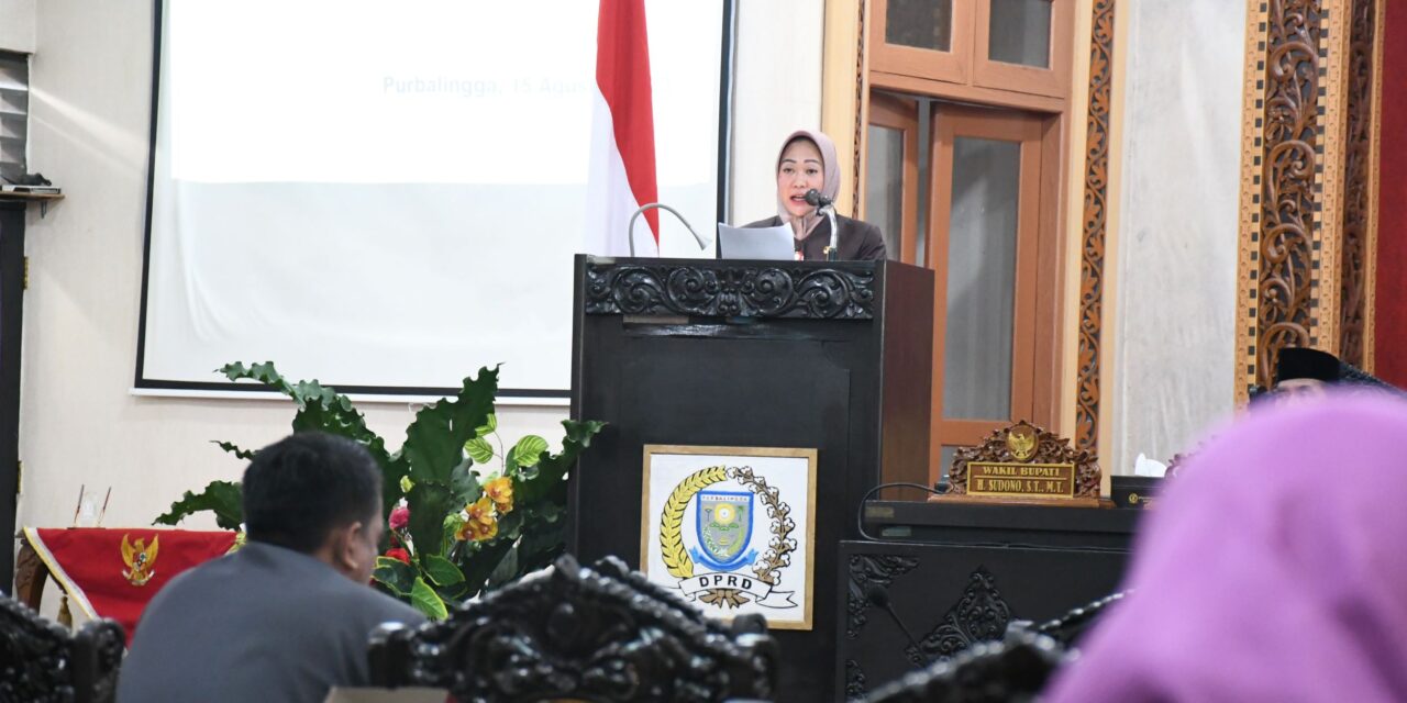 Bupati Purbalingga, Dyah Hayuning Pratiwi dalam Rapat Paripurna DPRD acara Penyampaian Jawaban Bupati atas Pandangan Umum Fraksi terhadap Raperda Perubahan APBD 2023. Sumber foto: purbalinggakab.go.id